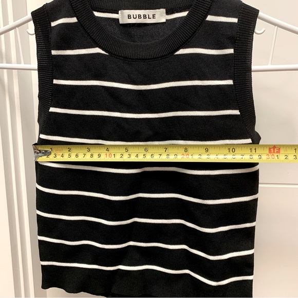 ‼️3/$30‼️ Cropped knit top - Picture 3 of 3